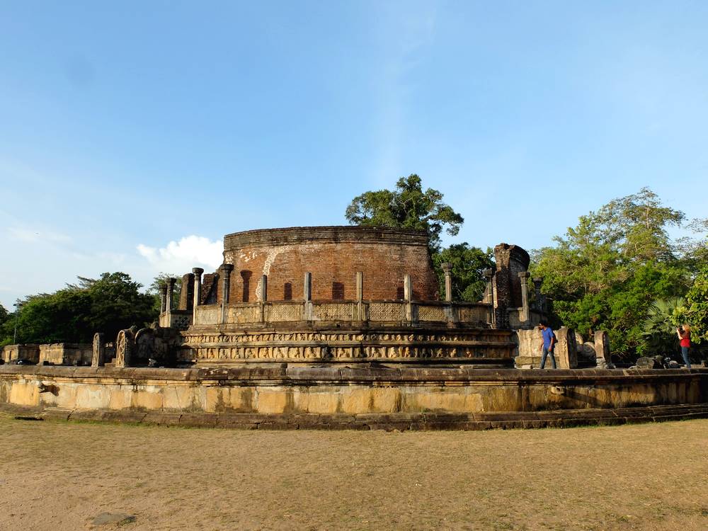 temple polonnaruwa
