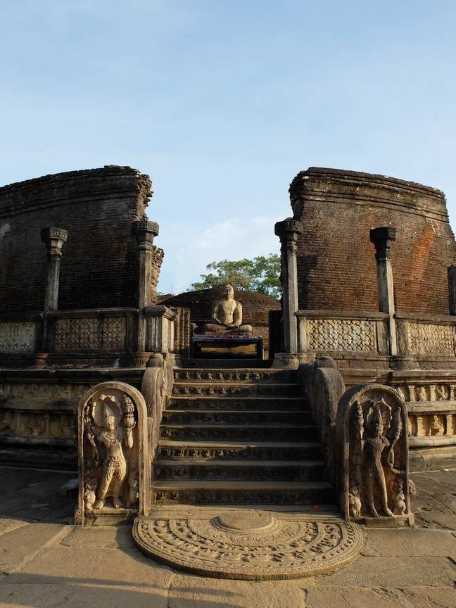 polonnaruwa temple