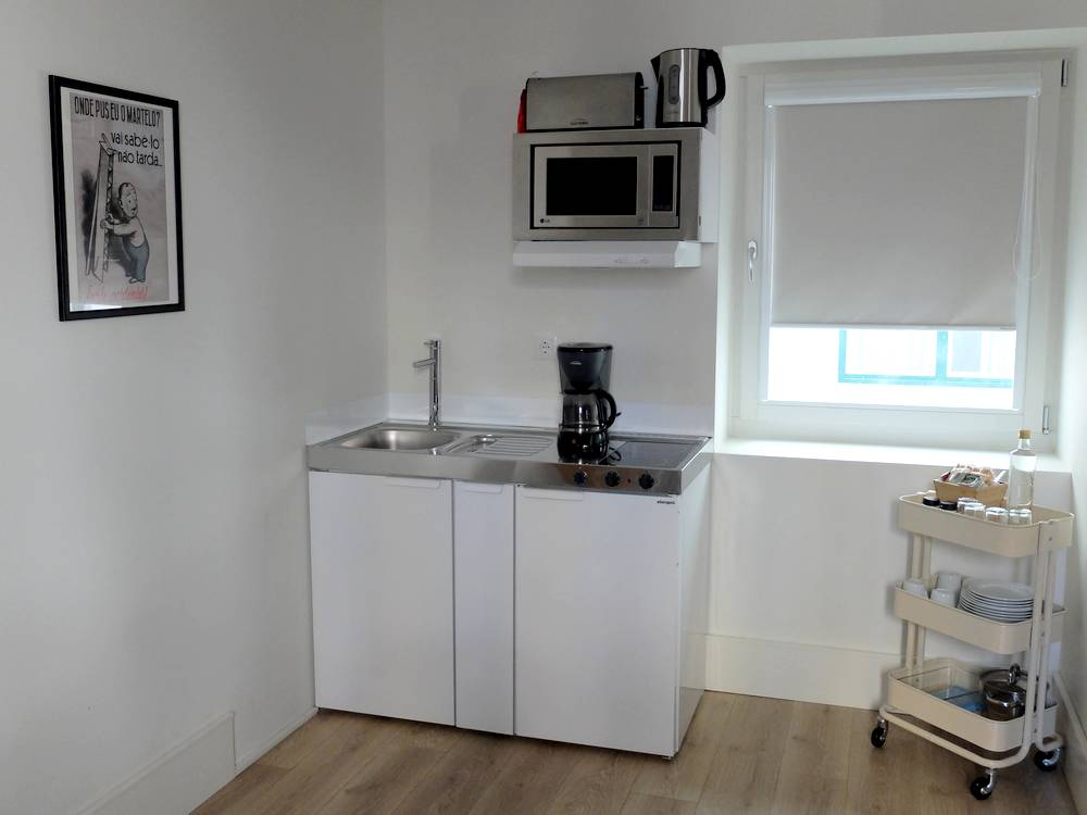 lisbon serviced apartments kitchen