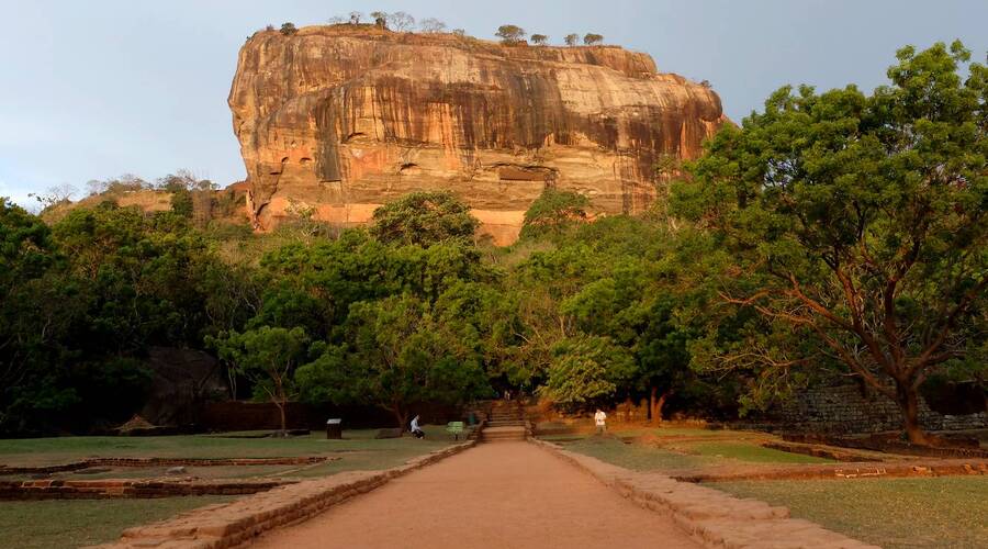 sigiriya lion rock